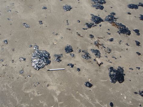 How and why tar balls end up on Texas beaches